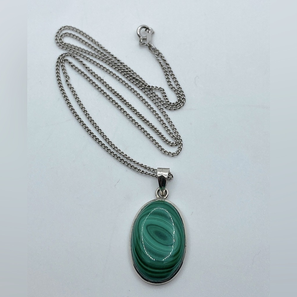 Vtg Sterling & Malachite Oval Cabochon Pendant & Chain 24” + 1.6” Pendant
